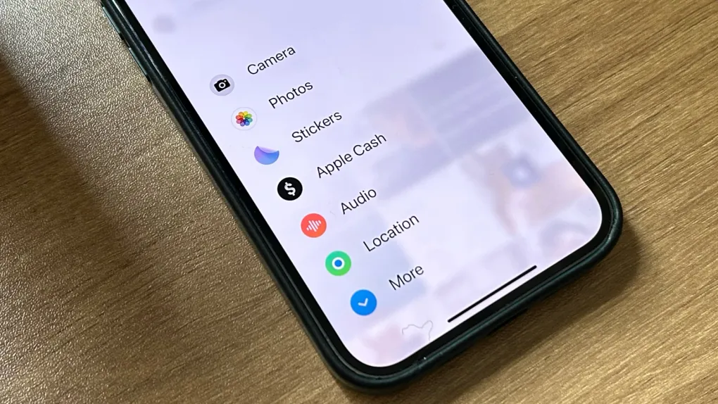 I want iMessage to copy WhatsApp’s Face ID security
